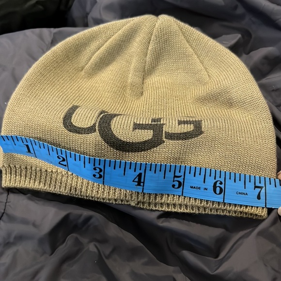 Brand new without tags UGG baby beanie - Picture 7 of 7